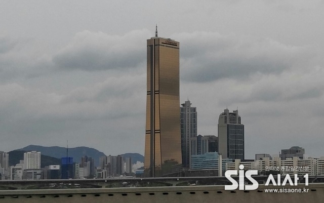 서울 여의도 한화생명 63빌딩 (사진=시사1DB)