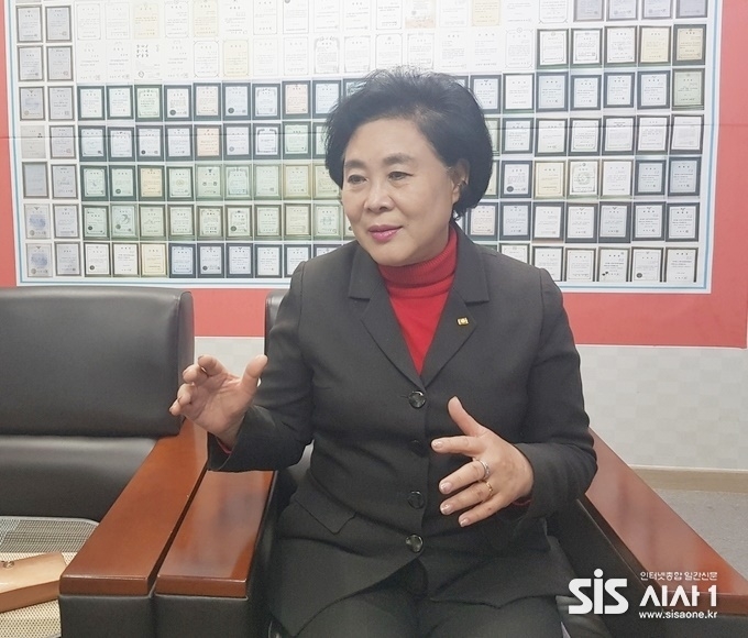 김필례 국민의힘 고양을 당협위원장이 발언하는 모습이다. (사진 = 유벼리 기자)