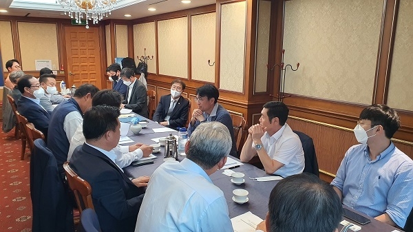 이정식 고용노동부장관이 인사말을 하고 있다.