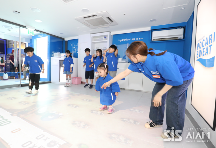 동아오츠카는 포카리스웨트 출시 38주년을 맞아 임직원 가족을 키자니아에 초청했다. (자료 = 동아오츠카)
