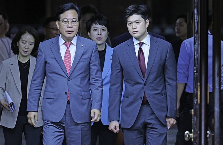 20일 오전 서울 여의도 국회 예결위회의장에서 송언석 원내대표 주재로 이재명 정부 인사청문회 대책 긴급의원총회가 열리고 있다. / 국민의힘