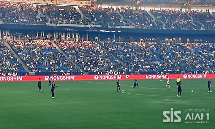 농심 미국법인이 미국 MLS(메이저리그 사커) 축구단 ‘LA 갤럭시’ 홈구장 Dignity Health Sports Park에서 ‘Nongshim Night’을 진행했다. (자료 = 농심)