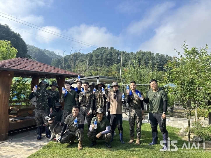 동아오츠카는 집중호우 피해지역 복구 수기사 장병에 포카리스웨트 2000개를 전달했다 (자료 = 동아오츠카)