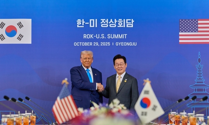 이재명 대통령과 도널드 트럼프 미국 대통령이 29일 경주에서 한미정상회담을 진행했다. / 대통령실