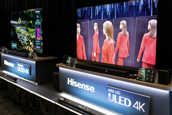 하이센스가 기자회견에서 신제품 U8 및 ULED X TV 제품을 선보였다.