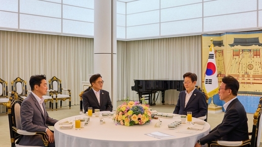 수해로 국민 4명 사망…국민의힘 “李대통령은 감자전 만찬”