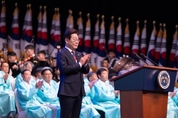 李대통령 “‘DJ 없는 DJ의 길’ 위에서…그리운 그 이름 추모”