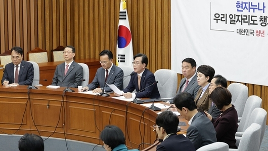 윤희숙, 침묵하는 ‘윤핵관’ 직격…“그 태도가 당 위기로 몰아”