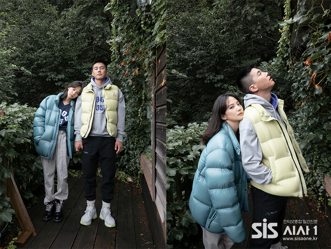 윤승아-김무열 부부가 착용한 나우 패딩 라인 ‘몽글다운’ 관련 화보.(출처 = 나우)