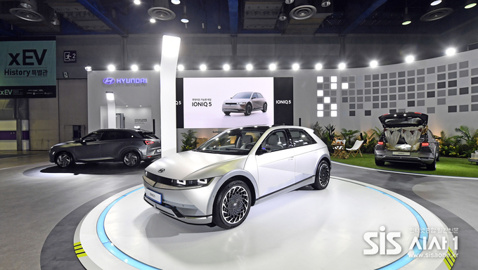 xEV 트렌드 코리아 2021에 전시된 현대자동차 아이오닉 5 (자료 = 현대자동차)