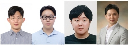 최영재 서울대 공과대학 전기정보공학부 박사(왼쪽), 최한솔 연구원(왼쪽에서 두번 째), 류태훈 에이티지라이프텍 대표,(오른쪽에서 두번 째) 권성훈 서울대 공과대학 전기정보공학부 교수. (자료 = 서울대학교공과대학)